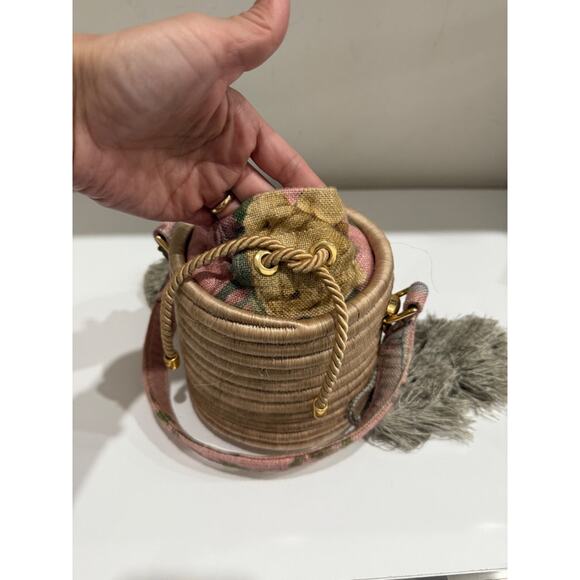 Maison Alma Paraiso Rose Bucket Handbag with Removable Strap - Picture 6 of 13